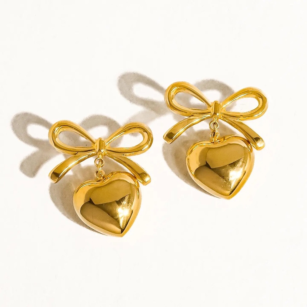 NEW💎18K Gold Bow Earrings*Heart Earrings*Stud Earrings*Dainty Earrings - Picture 4 of 5